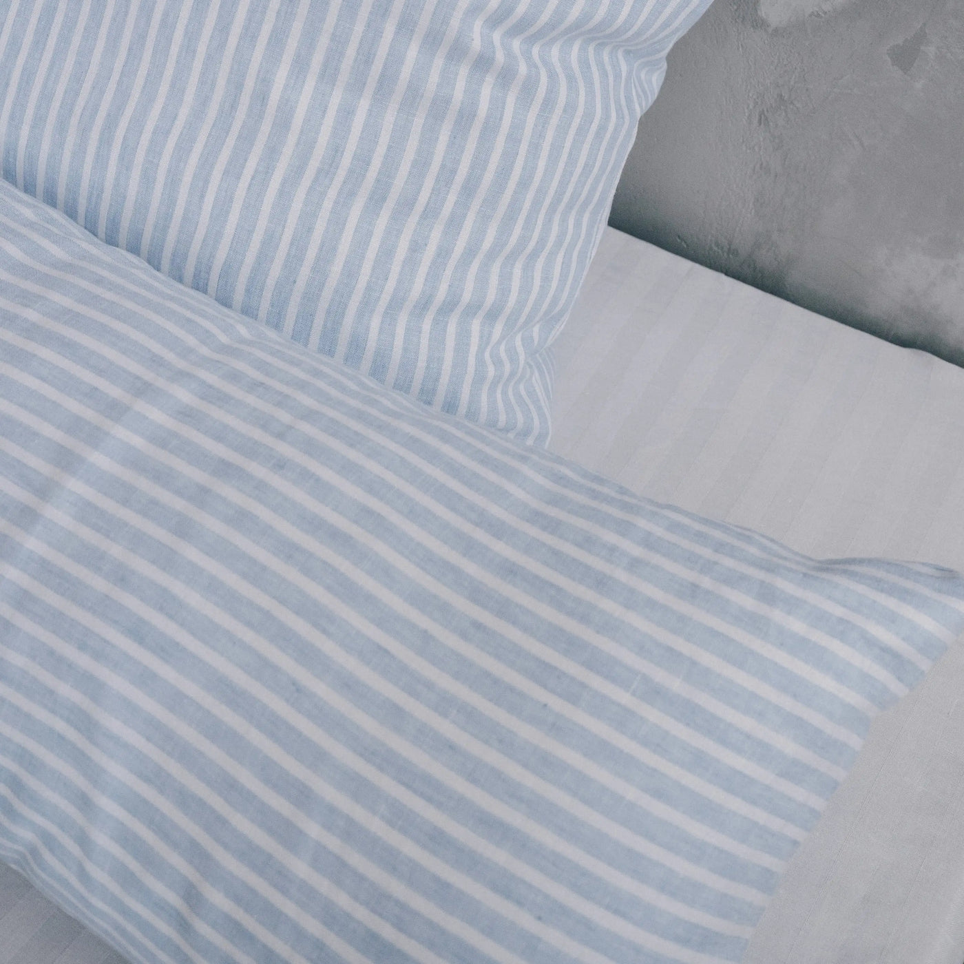 Shop Pure Linen Bedding Set 135x200 in Blue with White Stripes 4