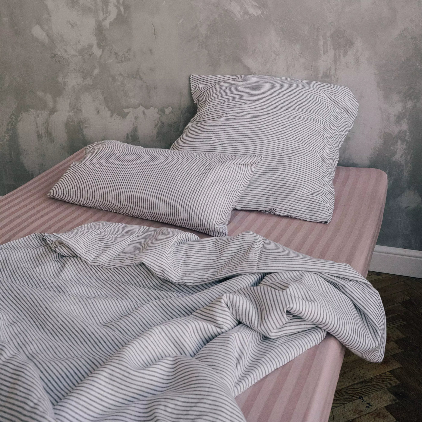 Acquista il set di biancheria da letto in lino naturale 135x200 bianco con strisce nere 2